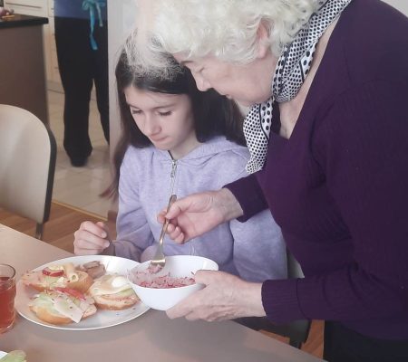 Międzypokoleniowa integracja w Senior+